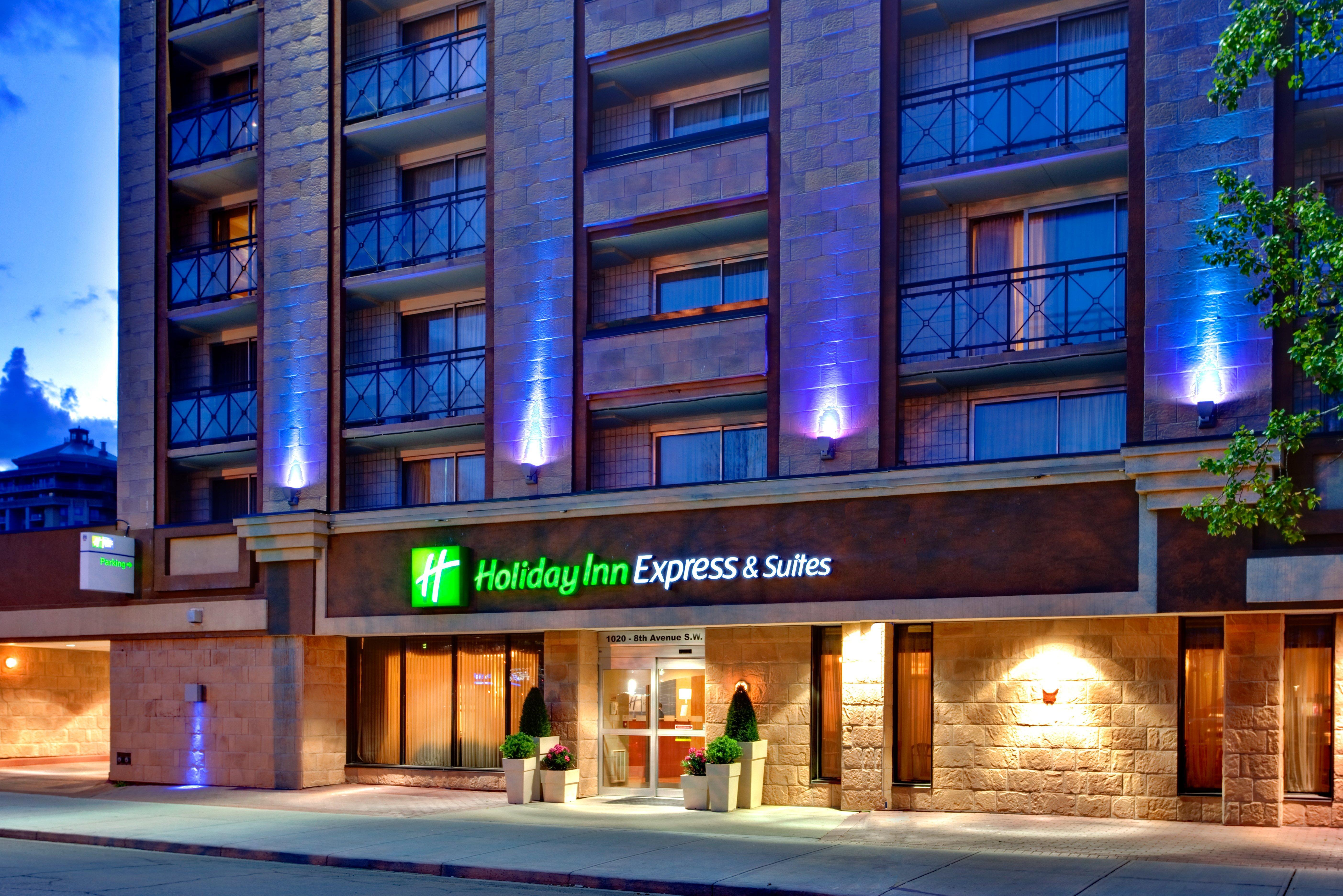 Holiday Inn Express And Suites Calgary By Ihg Экстерьер фото