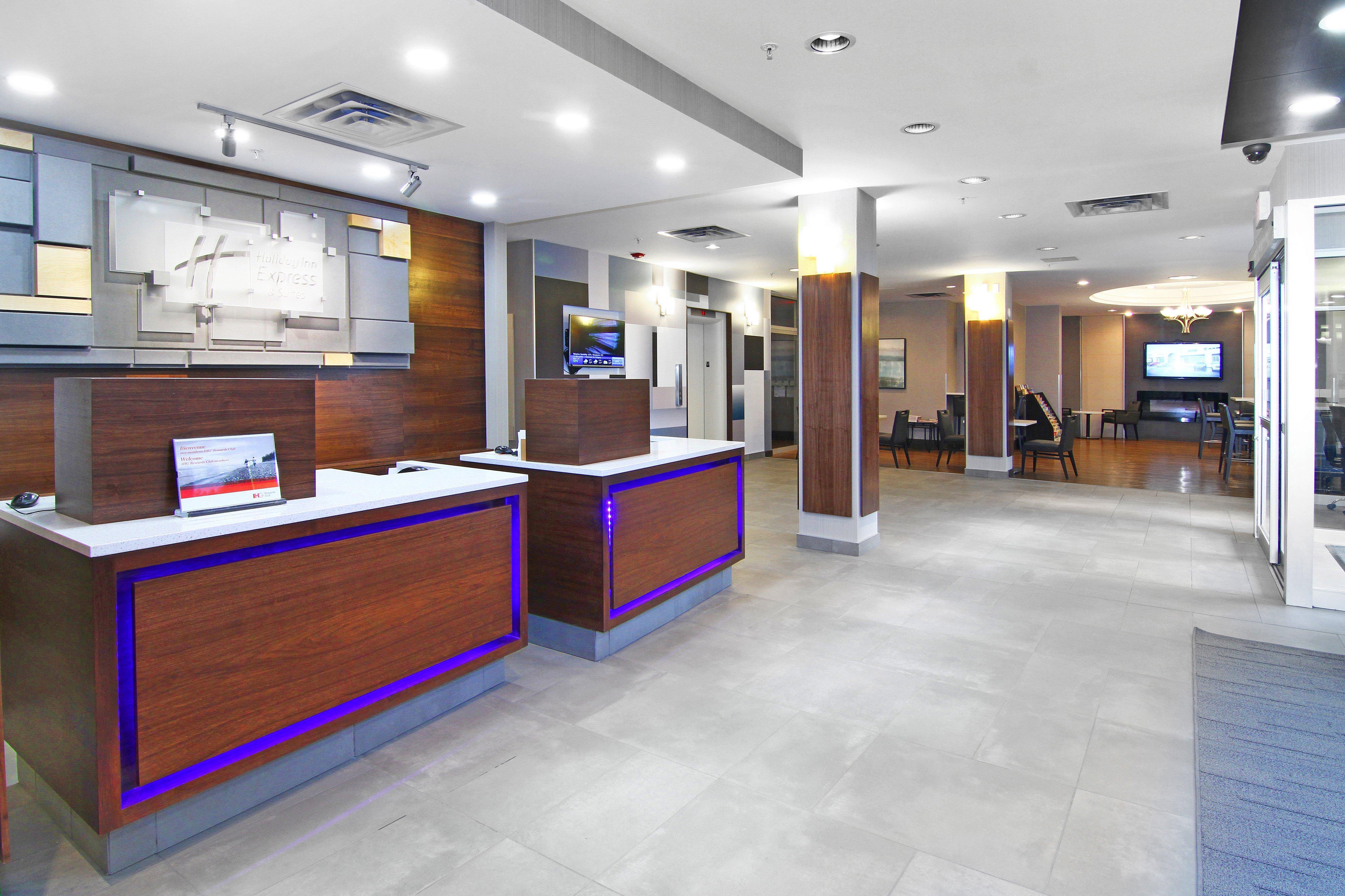 Holiday Inn Express And Suites Calgary By Ihg Экстерьер фото
