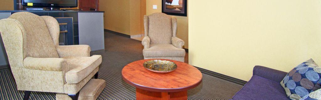 Holiday Inn Express And Suites Calgary By Ihg Экстерьер фото