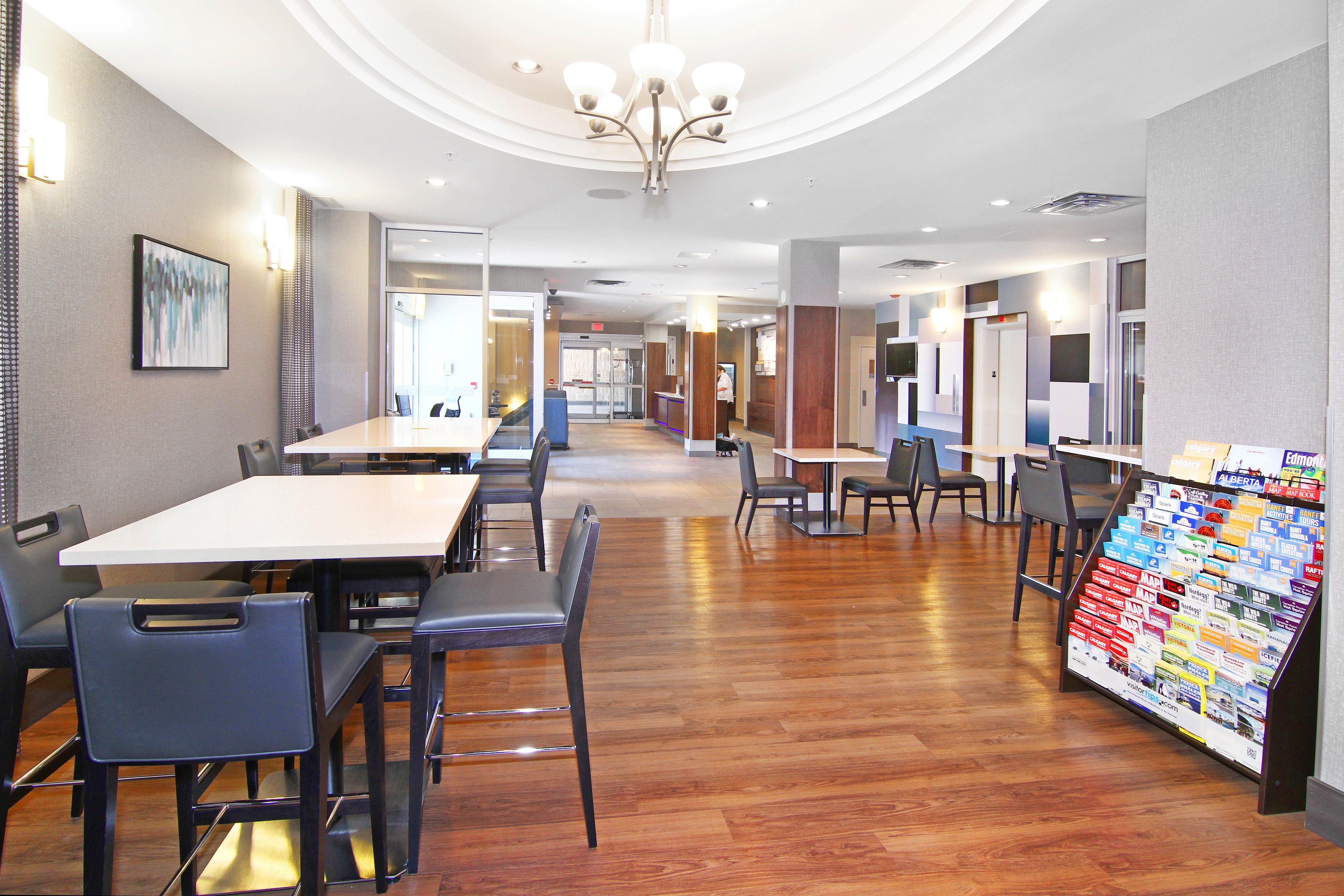 Holiday Inn Express And Suites Calgary By Ihg Экстерьер фото