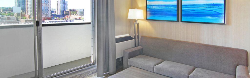 Holiday Inn Express And Suites Calgary By Ihg Экстерьер фото
