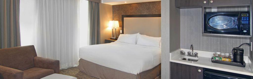 Holiday Inn Express And Suites Calgary By Ihg Экстерьер фото