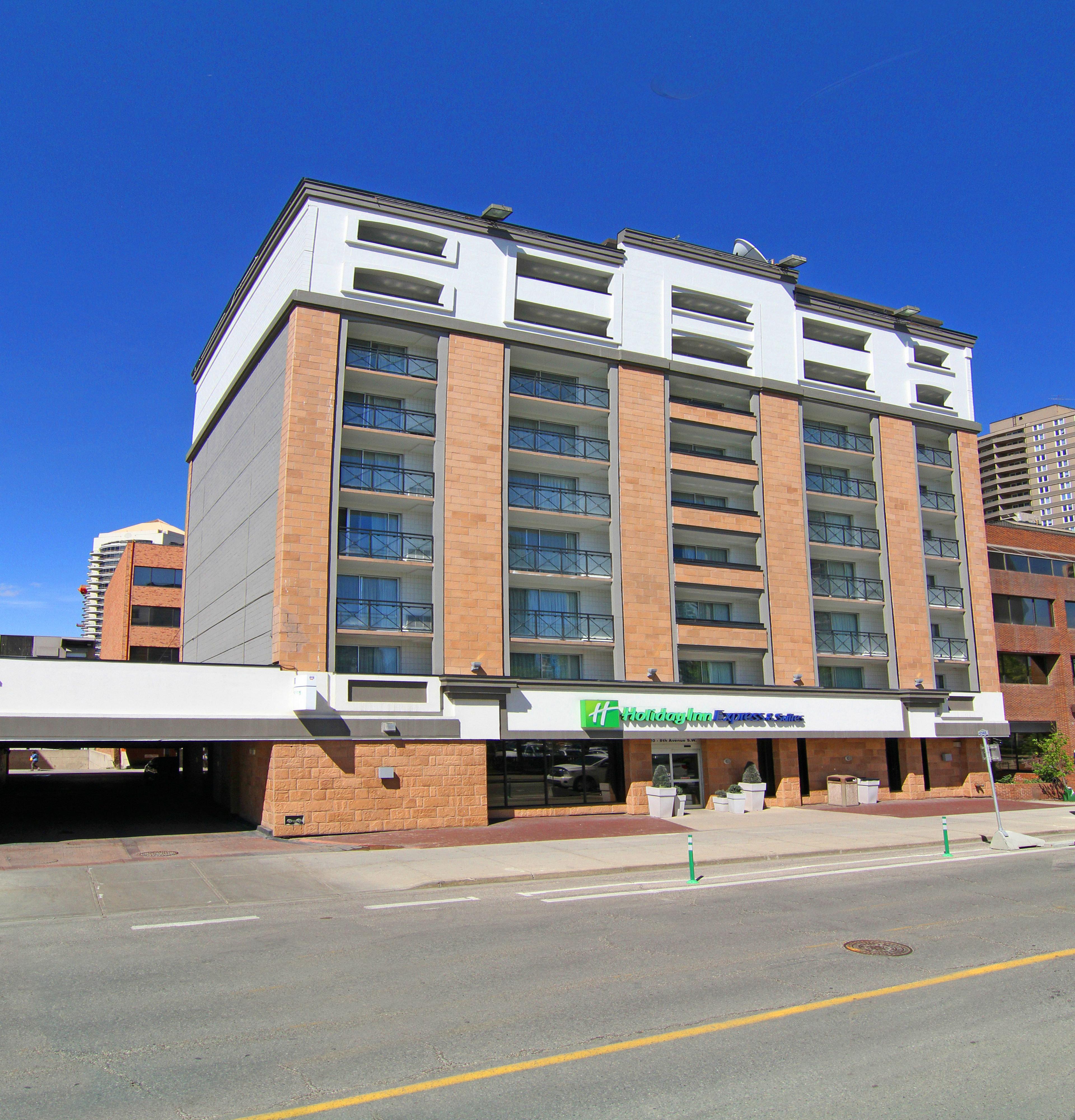 Holiday Inn Express And Suites Calgary By Ihg Экстерьер фото