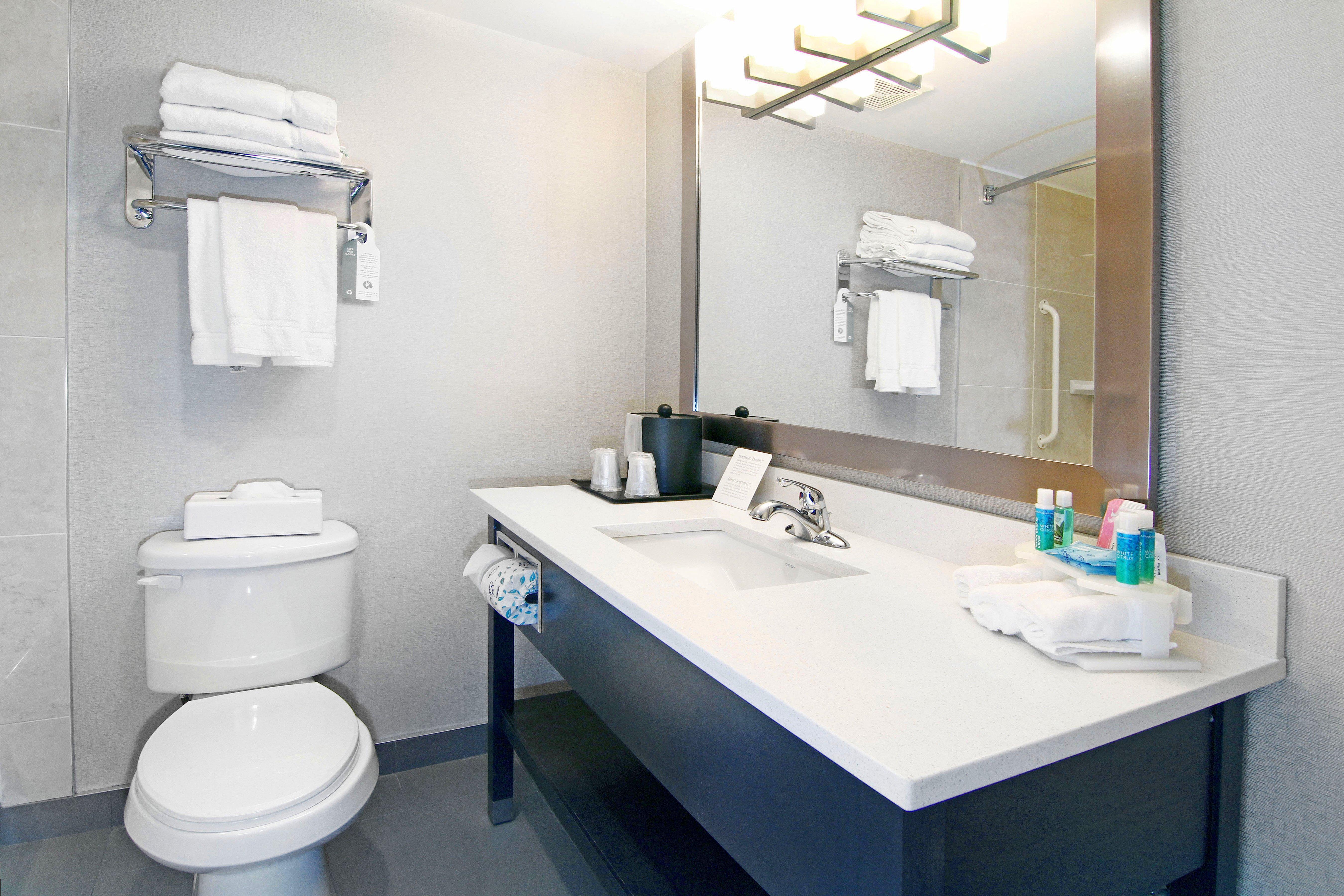 Holiday Inn Express And Suites Calgary By Ihg Экстерьер фото