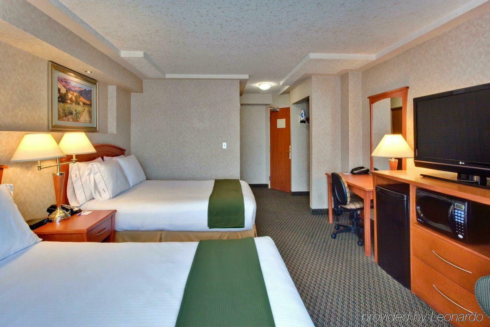 Holiday Inn Express And Suites Calgary By Ihg Экстерьер фото