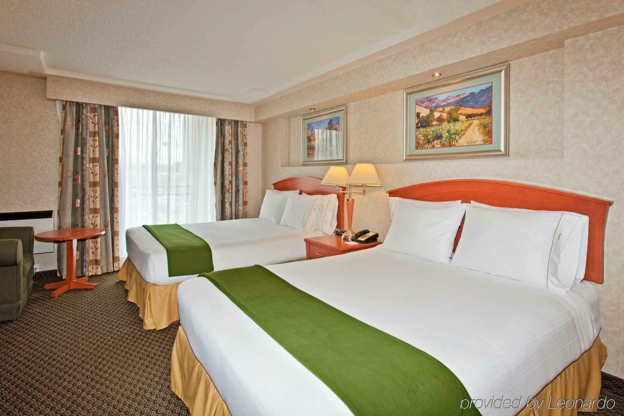 Holiday Inn Express And Suites Calgary By Ihg Экстерьер фото